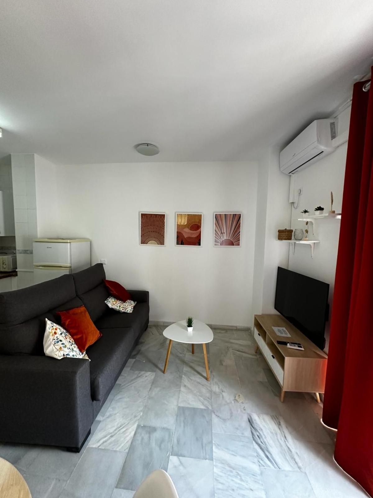 Apartamentos Don Diego La Carihuela 토레몰리노스 외부 사진
